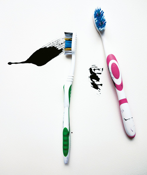 如何用一个牙刷