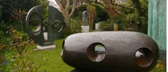 芭芭拉·海普沃斯博物馆和雕塑花园:鲜活遗产的新视角
